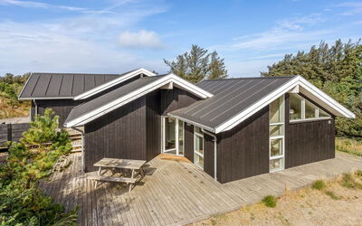 Elna - 400M from the Sea