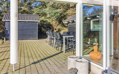Synnöve - 550M from the Sea: Tür, Schatten, Outdoor Struktur, Veranda, Garten, Abstellgleis, Pergola, Auffahrt, Terrasse, Gartenbauten