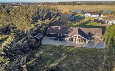 Synnöve - 550M from the Sea: Hütte, Zuhause, Haus, Dach, Veranda, Estate, Abstellgleis, Gartenbauten, Bauernhaus, Garten