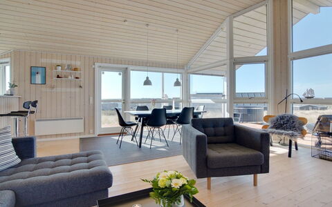 Ulf - 100M from the Sea: Holz, Decke, Interior Design, Fussboden, Flooring, Zuhause, Holzboden, Wohnung, Wohnzimmer, Hartholz