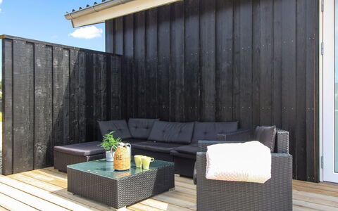 Mayke - 900M from the Sea: Decke, Flooring, Interior Design, Fussboden, Verbundwerkstoff, Möbel, Resort, Hotel, Design, Daylighting