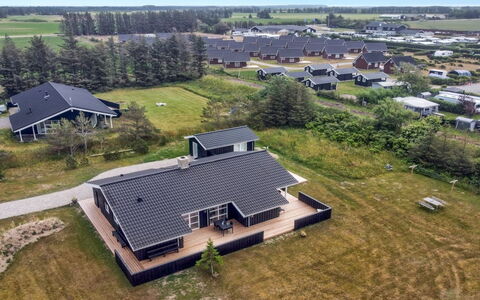 Mayke - 900M from the Sea: Decke, Flooring, Interior Design, Fussboden, Verbundwerkstoff, Möbel, Resort, Hotel, Design, Daylighting