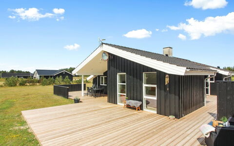 Mayke - 900M from the Sea: Decke, Flooring, Interior Design, Fussboden, Verbundwerkstoff, Möbel, Resort, Hotel, Design, Daylighting