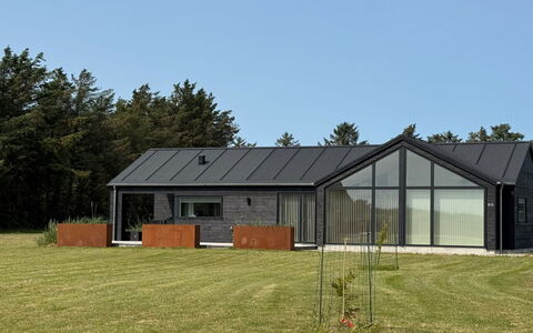 Arlina - 1.5Km from the Sea: Holz, Zuhause, Veranda, Deck, Hartholz, Dach, Holzbeize, Holzboden, Eco Hotel