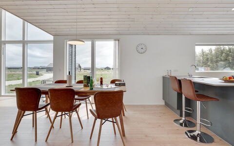 Arlina - 1.5Km from the Sea: Holz, Zuhause, Veranda, Deck, Hartholz, Dach, Holzbeize, Holzboden, Eco Hotel