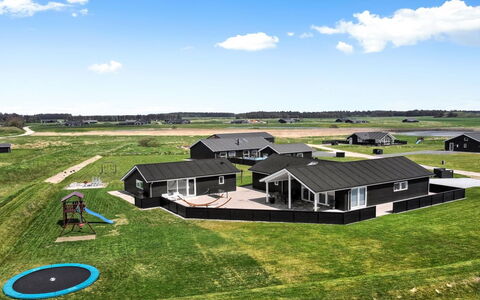 Fegge - 1.5Km from the Sea: Dach, Haus, Zuhause, Hütte, Abstellgleis, Estate, Auffahrt, Gartenbauten, Garten, Schuppen