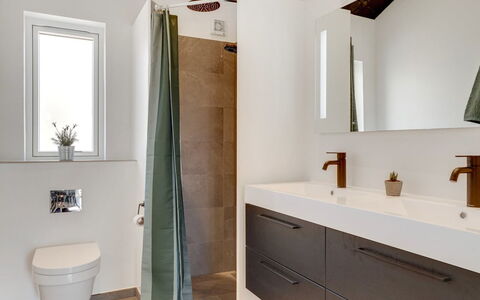 Moreen - 1.5Km from the Sea: Flooring, Badezimmer, Interior Design, Fussboden, Wand, Armatur, Holz, Badezimmerschrank, Bad Sink, Spiegel