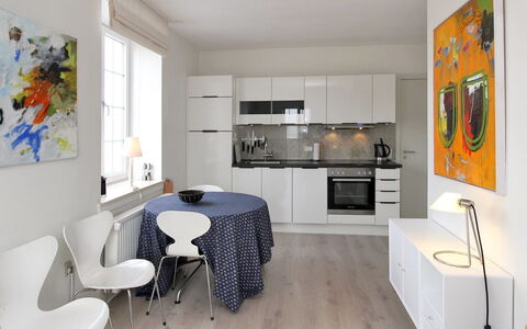 Lenaya - 75M from the Sea: Möbel, Interior Design, Flooring, Fussboden, Küche, Holz, Decke, Zimmer, Stuhl, Tabelle