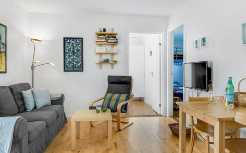 Adla - 450M from the Sea: Möbel, Interior Design, Flooring, Couch, Fussboden, Wand, Holz, Wohnzimmer, Zimmer, Decke