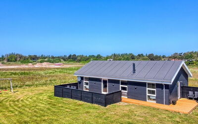 Elenore - 900M from the Sea