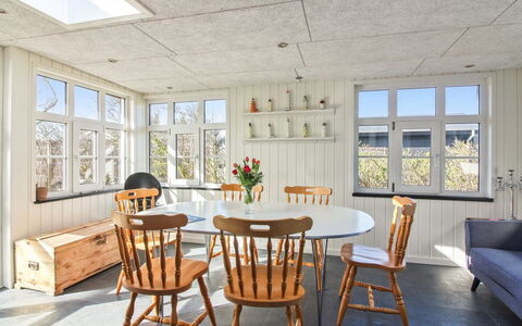 Janakij - 475M from the Sea: Möbel, Interior Design, Flooring, Holz, Decke, Fussboden, Tabelle, Light Fixture, Stuhl, Esszimmer