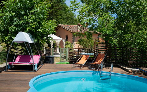 Villa La Vigna: Wasser, Pflanze, Gebäude, Eigentum, Schwimmbad, Baum, Haus, Gartenmöbel, Zelt, Freizeit