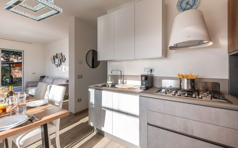 Villa Marzia Mare & Golf: Eigentum, Countertop, Möbel, Cabinetry, Holz, Herd, Die Architektur, Interior Design, Küche