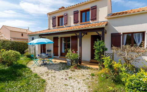 Le Predaire: Wohngebiet, Haus, Zuhause, Tür, Hütte, Dach, Estate, Garten, Vorort, Garten