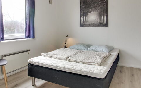 Solmaz - 3.5Km from the Sea: Schlafzimmer, Fussboden, Linens, Bett, Flooring, Bedding, Bettdecke, Bettrahmen, Zimmer