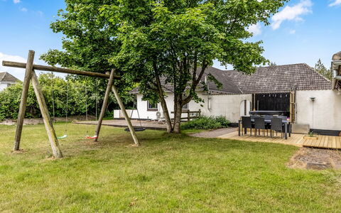 Solmaz - 3.5Km from the Sea: Haus, Dach, Zuhause, Schatten, Garten, Hütte, Rasen, Hinterhof, Landscaping, Garten