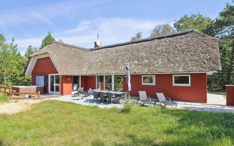 Thordo - 2.4Km from the Sea: Dachdecken, Hütte, Haus, Dach, Zuhause, Bauernhaus, Hütte, Estate, Dorf