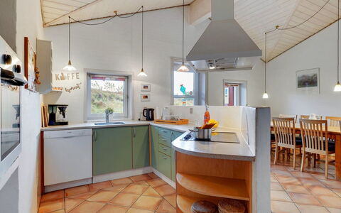 Asdis - 2.8Km from the Sea: Interior Design, Flooring, Decke, Light Fixture, Möbel, Holz, Fussboden, Küche, Zimmer, Beleuchtung