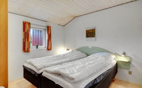Asdis - 2.8Km from the Sea: Holz, Schlafzimmer, Bett, Zuhause, Bettdecke, Decke, Bettrahmen, Bedding, Einfrieren, Hütte