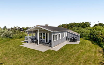 Evalotte - 600M from the Sea