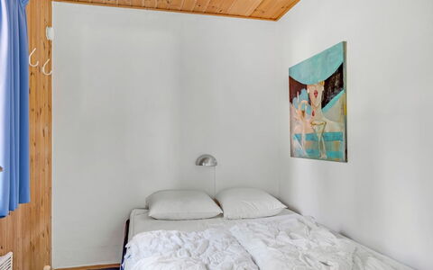 Mojag - 1Km from the Sea: Möbel, Gartenmöbel, Geschirr, Tabelle, Drinkware, Stuhl, Tisch Im Freien, Essen, Flasche
