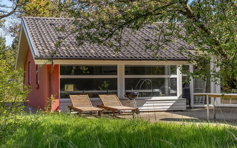 Mojag - 1Km from the Sea: Hütte, Dach, Zuhause, Garten, Estate, Schatten, Bauernhaus, Gartenbauten, Landscaping, Garten