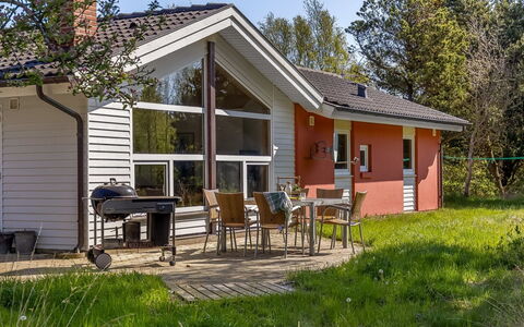 Mojag - 1Km from the Sea: Haus, Zuhause, Hütte, Dach, Estate, Bauernhaus, Garten, Abstellgleis, Landscaping, Garten