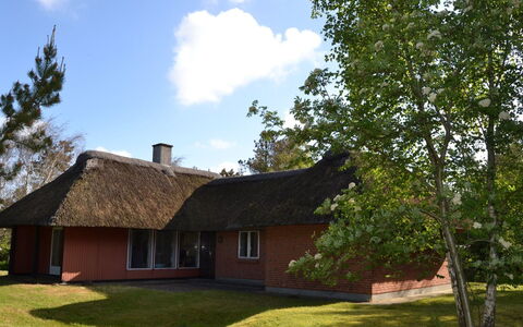 Helline - 900M from the Sea: Dachdecken, Hütte, Haus, Dach, Zuhause, Bauernhaus, Hütte, Estate, Dorf
