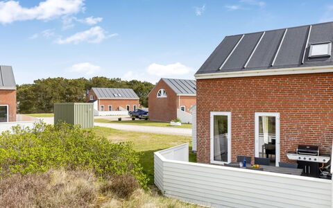 Aswith - 2.3Km from the Sea: Möbel, Holz, Interior Design, Flooring, Fussboden, Stuhl, Zimmer, Decke, Wohnzimmer, Wohnung