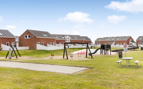 Aswith - 2.3Km from the Sea: Möbel, Holz, Interior Design, Flooring, Fussboden, Stuhl, Zimmer, Decke, Wohnzimmer, Wohnung