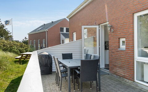 Byriel - 2.3Km from the Sea: Gebäude, Haus, Fenster, Zuhause, Dach, Wohngebiet, Strauch, Hütte, Grundstueck