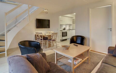 Daya - 2.3Km from the Sea: Flooring, Interior Design, Fussboden, Möbel, Decke, Zimmer, Couch, Wohnung, Wohnzimmer