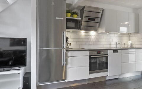 Alvild - 2.3Km from the Sea: Küchengerät, Küche, Major Appliance, Countertop, Cabinetry, Flooring, Haushaltsgerät, Möbel, Interior Design, Fussboden