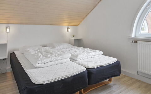 Alvild - 2.3Km from the Sea: Holz, Möbel, Flooring, Schlafzimmer, Fussboden, Interior Design, Linens, Bett, Bedding, Bettdecke
