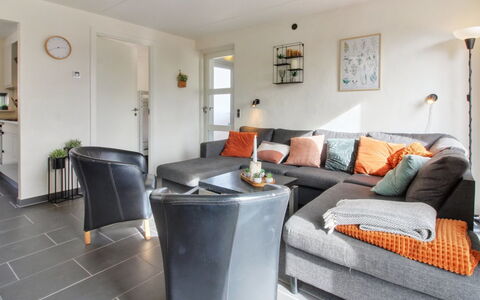 Iffuer - 2.3Km from the Sea: Couch, Möbel, Interior Design, Wohnzimmer, Flooring, Wohnung, Decke, Fussboden, Zuhause