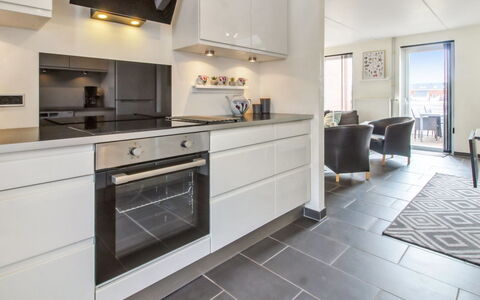 Iffuer - 2.3Km from the Sea: Flooring, Holz, Countertop, Küche, Fussboden, Cabinetry, Interior Design, Decke, Möbel, Zuhause