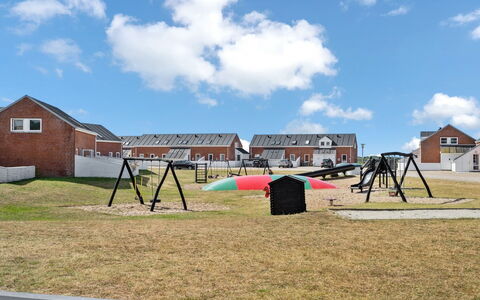 Iffuer - 2.3Km from the Sea: Möbel, Interior Design, Stuhl, Flooring, Tabelle, Resort, Fussboden, Decke, Zimmer, Eco Hotel