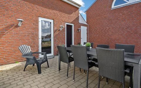 Iffuer - 2.3Km from the Sea: Möbel, Interior Design, Stuhl, Flooring, Tabelle, Resort, Fussboden, Decke, Zimmer, Eco Hotel