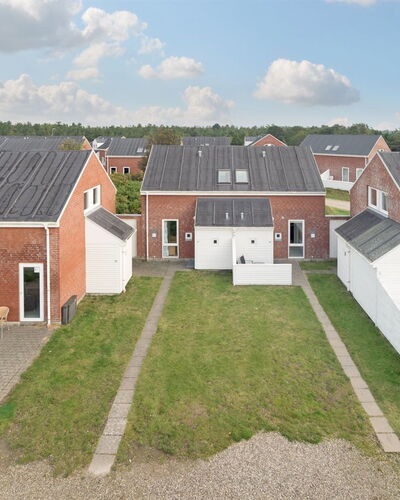 Herward - 2.3Km from the Sea