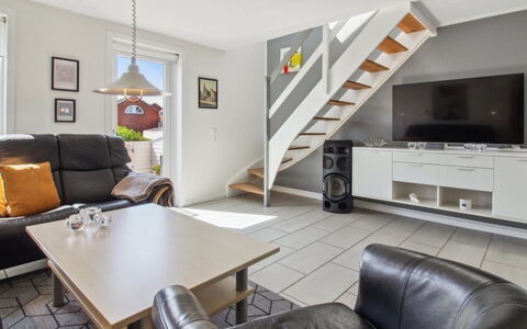 Faidra - 2.5Km from the Sea: Interior Design, Flooring, Möbel, Fussboden, Holz, Decke, Zimmer, Wohnzimmer, Couch, Wohnung