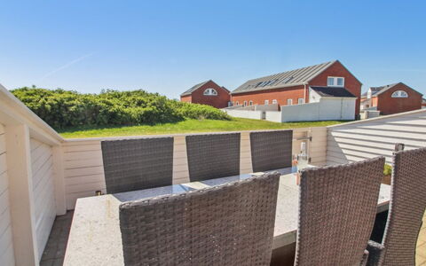 Faidra - 2.5Km from the Sea: Zuhause, Gartenmöbel, Balkon, Deck, Schatten, Garten, Daylighting, Holzbeize, Hartholz, Veranda