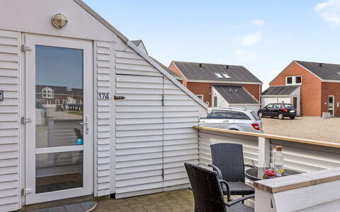 Anelia - 2.3Km from the Sea: Dach, Zuhause, Abstellgleis, Hütte, Steigung, Daylighting, Deck, Balkon
