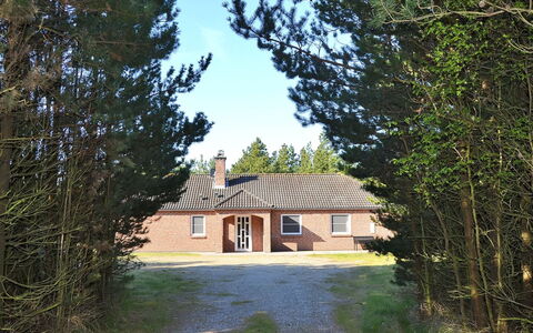 Arletty - 1Km from the Sea: Dachdecken, Hütte, Haus, Dach, Zuhause, Bauernhaus, Hütte, Estate, Dorf
