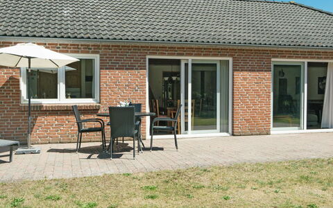 Arletty - 1Km from the Sea: Dachdecken, Hütte, Haus, Dach, Zuhause, Bauernhaus, Hütte, Estate, Dorf