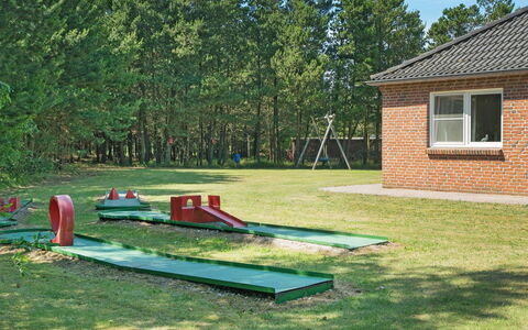 Arletty - 1Km from the Sea: Dachdecken, Hütte, Haus, Dach, Zuhause, Bauernhaus, Hütte, Estate, Dorf