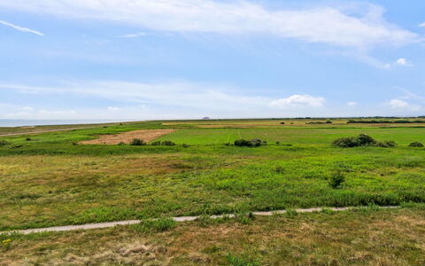 Ønd - 2.5Km from the Sea: Strauch, Urban Design, Ground, Backstein, Wohnung, Estate, Mauerwerk, Balkon, Landscaping