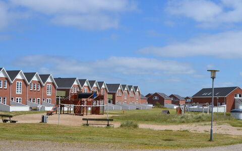 Nayana - 2.3Km from the Sea: Schwimmbad, Resort, Eco Hotel, Schatten, Hotel, Landscaping, Villa, Ferienort, Balkon