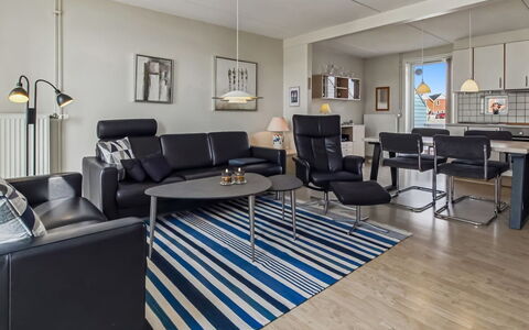 Nayana - 2.3Km from the Sea: Möbel, Interior Design, Flooring, Couch, Fussboden, Decke, Wohnzimmer, Wohnung, Zimmer, Stuhl