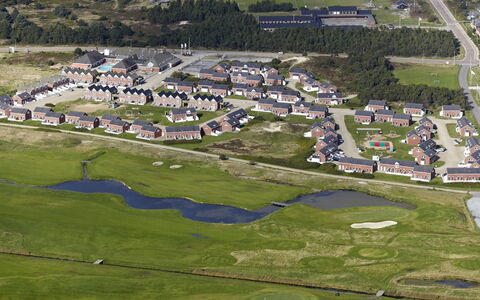 Alfa - 2.3Km from the Sea: Dach, Haus, Grundstueck, Zuhause, Hütte, Estate, Gartenbauten, Schatten, Blockhaus, Landscaping