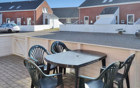 Alfa - 2.3Km from the Sea: Dach, Haus, Grundstueck, Zuhause, Hütte, Estate, Gartenbauten, Schatten, Blockhaus, Landscaping
